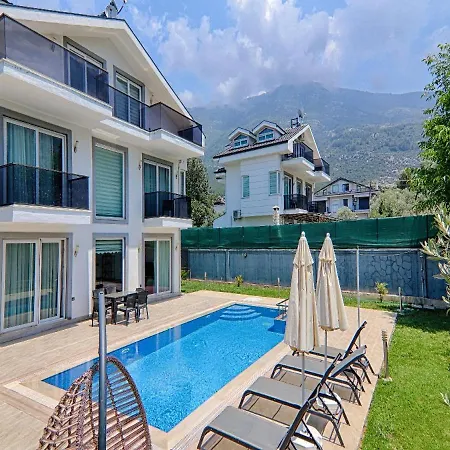 Muhtesem Konum, Oezel Havuz, Cocuk Havuzlu Muestakil Modern Villa *