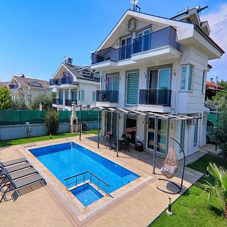 Villa Muhtesem Konum, Oezel Havuz, Cocuk Havuzlu Muestakil Modern