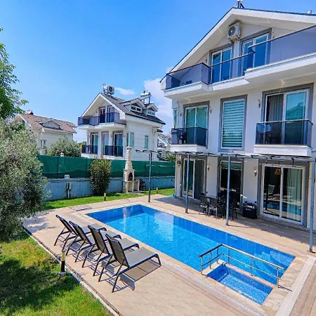 Villa Muhtesem Konum, Oezel Havuz, Cocuk Havuzlu Muestakil Modern *
