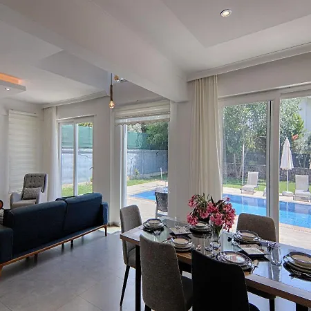 Muhtesem Konum, Oezel Havuz, Cocuk Havuzlu Muestakil Modern Villa *