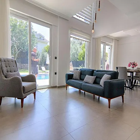 Villa Muhtesem Konum, Oezel Havuz, Cocuk Havuzlu Muestakil Modern