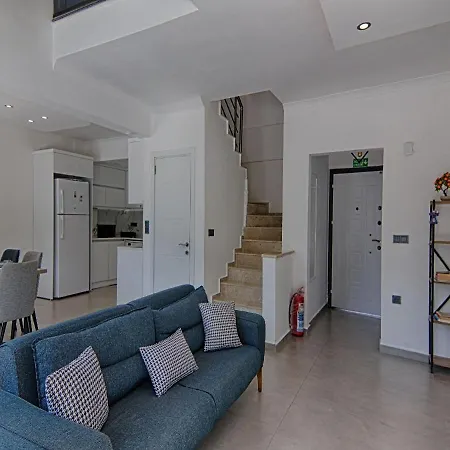 Muhtesem Konum, Oezel Havuz, Cocuk Havuzlu Muestakil Modern Villa *